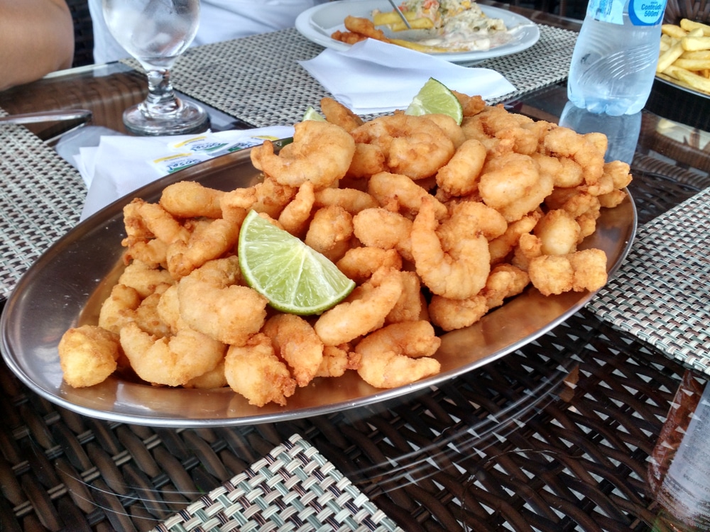 Camarão empanado na air fryer