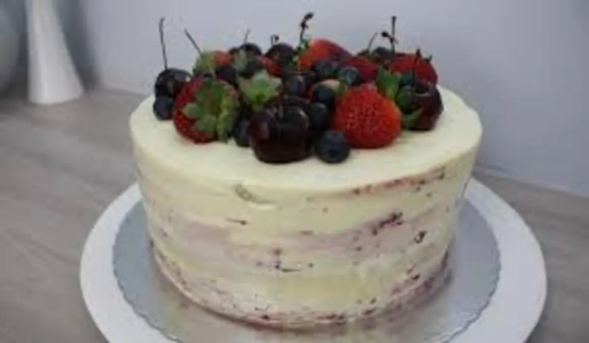 Bolo de Matcha com Chocolate Branco