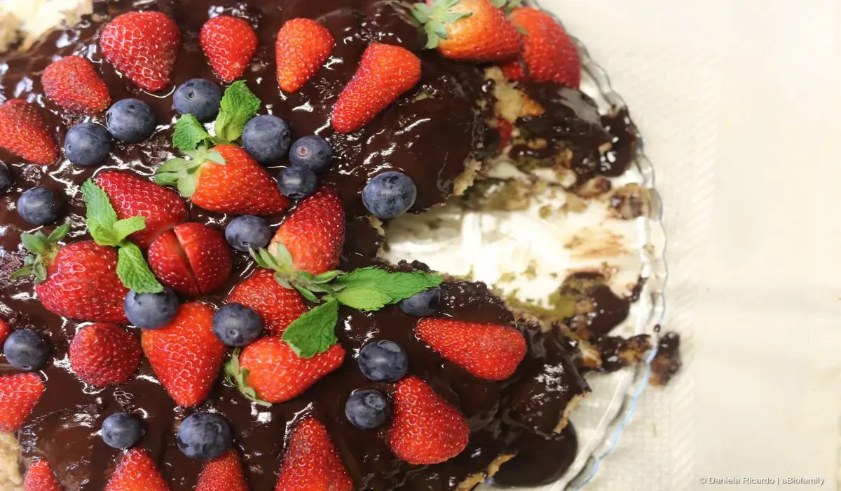 Bolo de Matcha com Framboesa