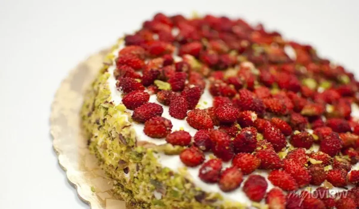 Bolo de Pistache e Morango