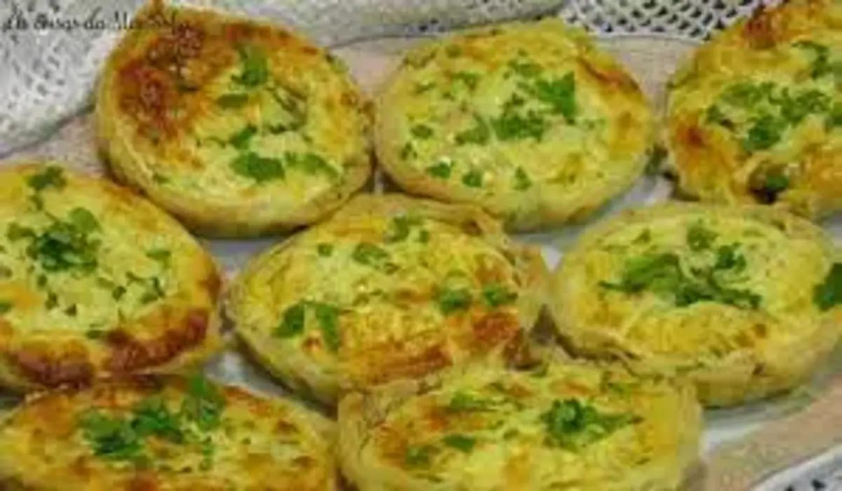 Mini Tarteletes de Queijo e Cebola