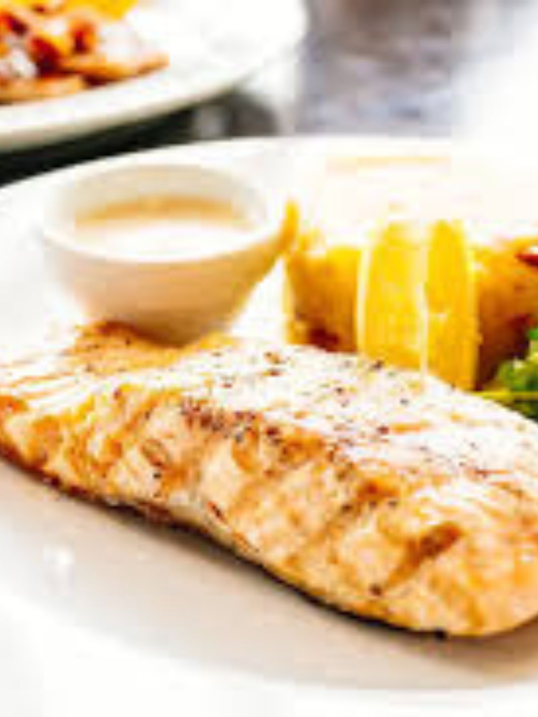 Salmão Grelhado com Molho de Manga