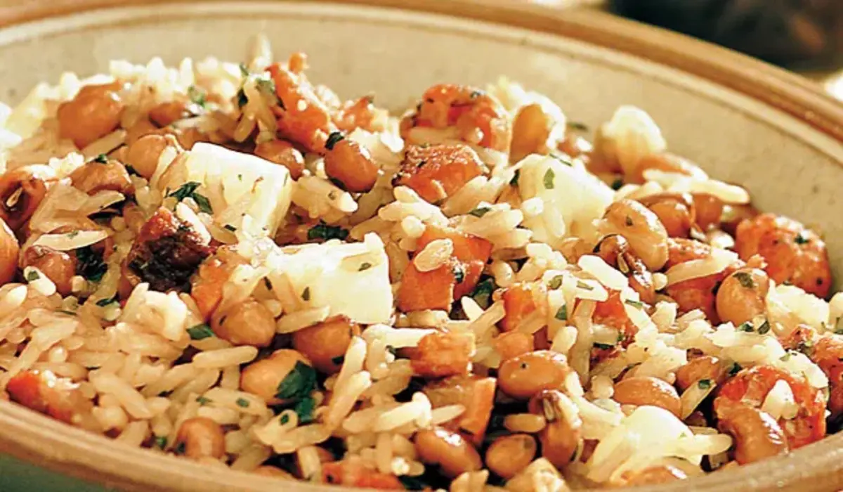 Baião de Dois com Feijão-de-corda e Camarão Seco