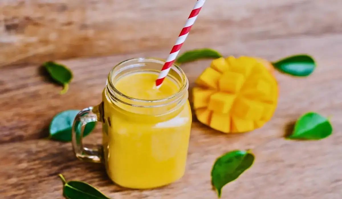 Smoothie de Manga com Cúrcuma e Gengibre