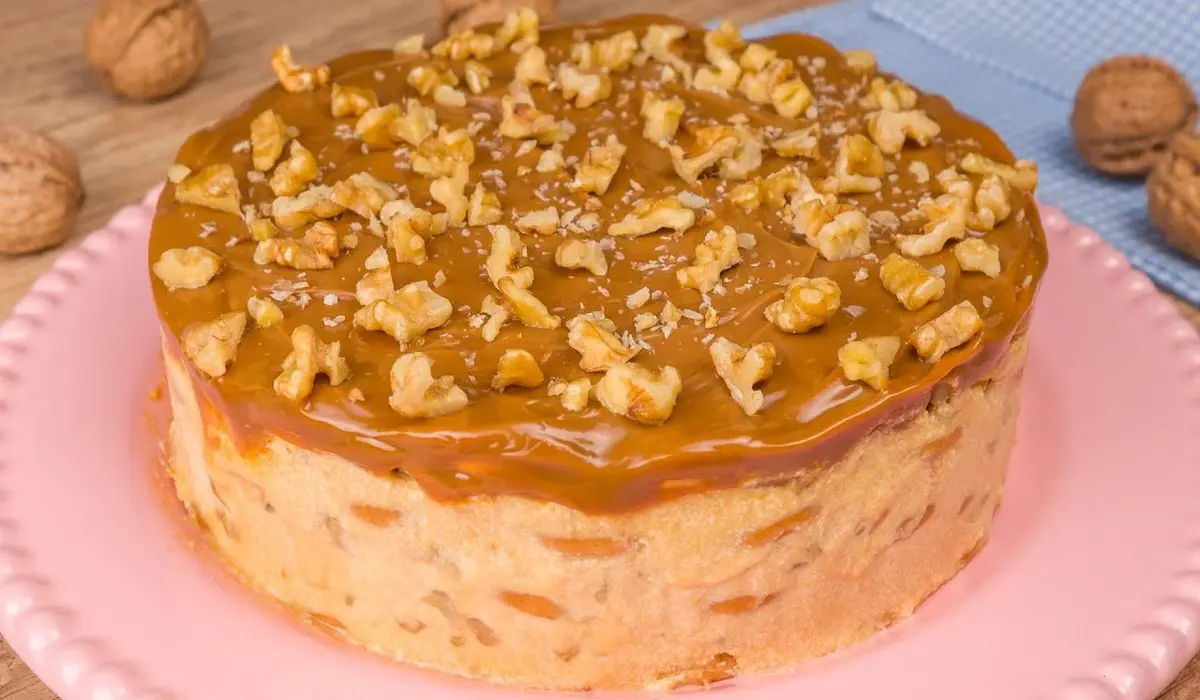 Torta de Nozes com Doce de Leite