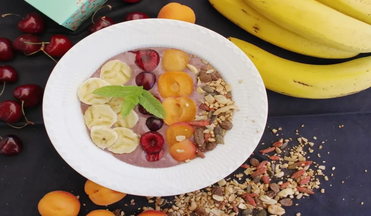 Bowl de Açaí com Granola Caseira e Frutas